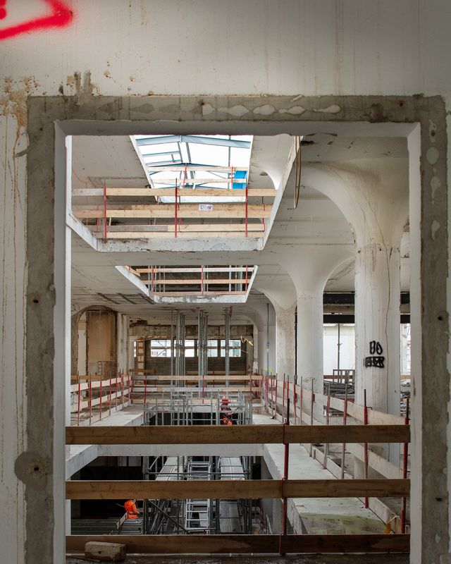 Creative Factory Renens – Chantier - Sciage des dalles pour la création de l'atrium Niveau 1 – Bauart / Yves André